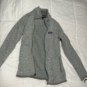 Women’s Patagonia fleece jacket